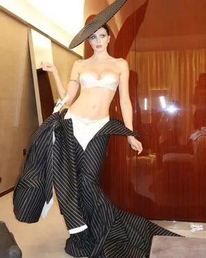 Julia Fox OnlyFans Leaked Free Thumbnail Picture - #i3XVmycdpo