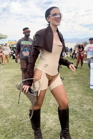 Julia Fox OnlyFans Leaked Free Thumbnail Picture - #pz0VknEVuG