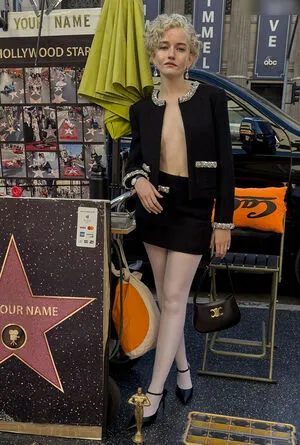 Julia Garner OnlyFans Leaked Free Thumbnail Picture - #0WHLaTMX7H