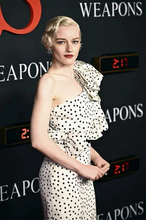 Julia Garner OnlyFans Leaked Free Thumbnail Picture - #3KxLlh2ocd