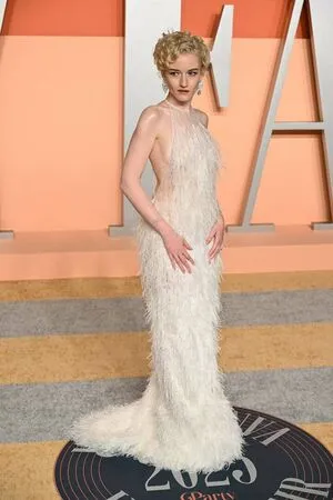 Julia Garner OnlyFans Leaked Free Thumbnail Picture - #3yYxWnz3Zd