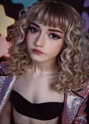 Julia Garner OnlyFans Leaked Free Thumbnail Picture - #5GauuJ4lZK