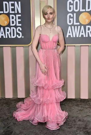 Julia Garner OnlyFans Leaked Free Thumbnail Picture - #JOJ2wUmrmL