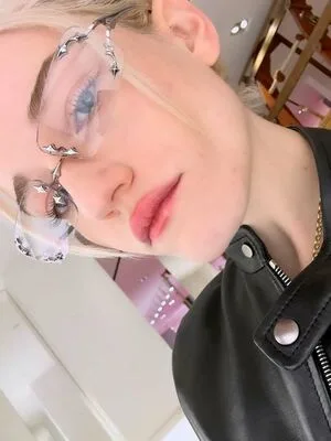 Julia Garner OnlyFans Leaked Free Thumbnail Picture - #MgRNZ3n3AG
