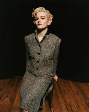 Julia Garner OnlyFans Leaked Free Thumbnail Picture - #Mr3BXf0D6Z