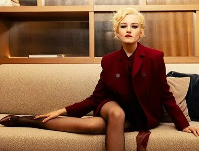 Julia Garner OnlyFans Leaked Free Thumbnail Picture - #OveaNVrxUv