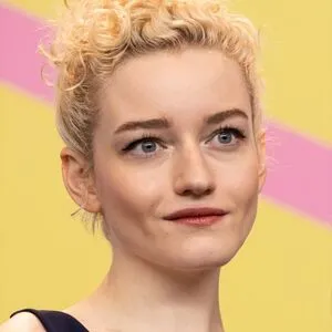 Julia Garner OnlyFans Leaked Free Thumbnail Picture - #WxPuX5h8J6