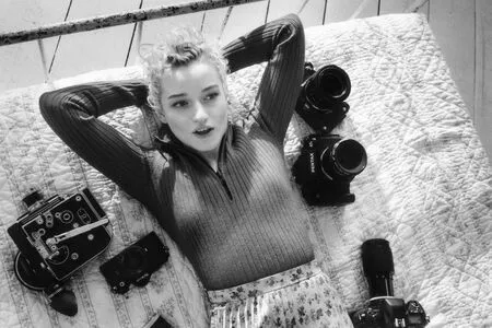 Julia Garner OnlyFans Leaked Free Thumbnail Picture - #Zi9siuHljy