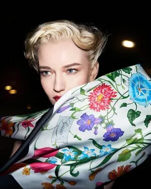 Julia Garner OnlyFans Leaked Free Thumbnail Picture - #bwE3HNSj7p