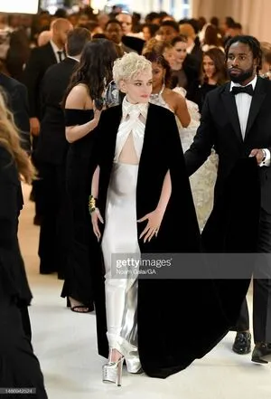 Julia Garner OnlyFans Leaked Free Thumbnail Picture - #dTKZ7FmeUd