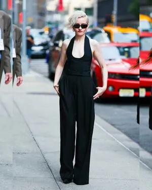 Julia Garner OnlyFans Leaked Free Thumbnail Picture - #dnOP89qdwB