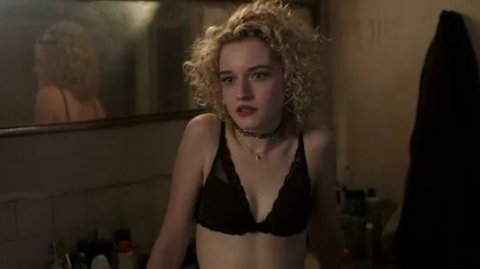Julia Garner OnlyFans Leaked Free Thumbnail Picture - #jwcs51sx8K