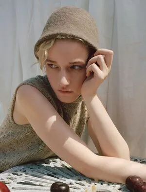 Julia Garner OnlyFans Leaked Free Thumbnail Picture - #mJIeaSTqg4