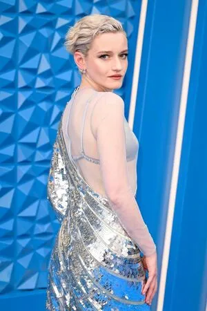 Julia Garner OnlyFans Leaked Free Thumbnail Picture - #mzkzLiaRHH