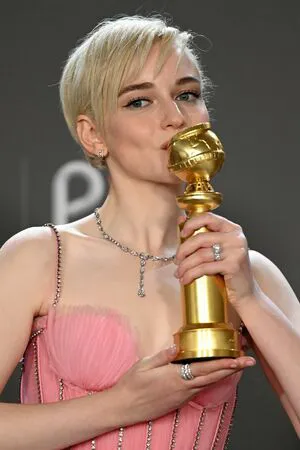 Julia Garner OnlyFans Leaked Free Thumbnail Picture - #nJMUFH4fP2