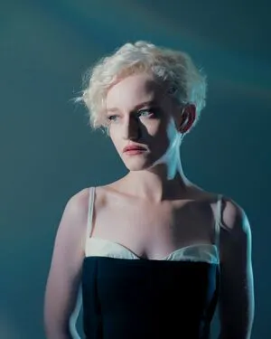 Julia Garner OnlyFans Leaked Free Thumbnail Picture - #qLPhusB9A0