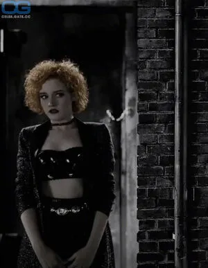 Julia Garner OnlyFans Leaked Free Thumbnail Picture - #rIRNeOLX7P
