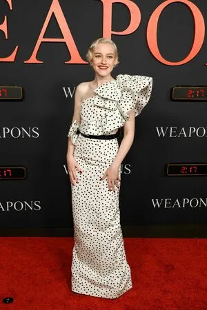 Julia Garner OnlyFans Leaked Free Thumbnail Picture - #yEJq3j3G90