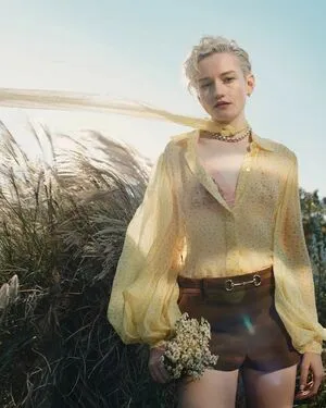 Julia Garner OnlyFans Leaked Free Thumbnail Picture - #yEvMm045ol