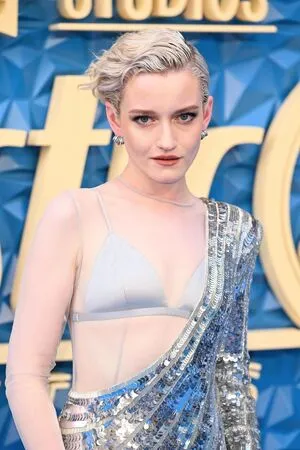 Julia Garner OnlyFans Leaked Free Thumbnail Picture - #z6A5Xr5q7k