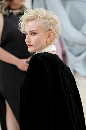 Julia Garner OnlyFans Leaked Free Thumbnail Picture - #zlqhef2YX6
