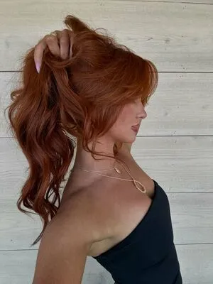 Julia Hatch OnlyFans Leaked Free Thumbnail Picture - #6M1SchqOiD