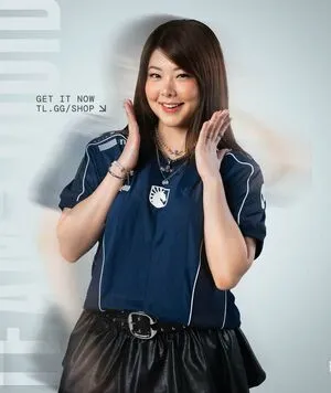 Julia Nakamura OnlyFans Leaked Free Thumbnail Picture - #8xBv7PB0u9