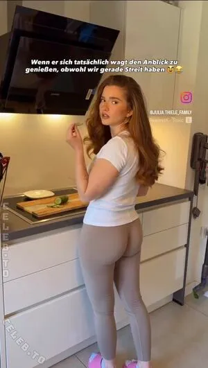 Julia Schulze OnlyFans Leaked Free Thumbnail Picture - #Q5a4tWi3ZA
