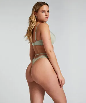 Julia Van Hest OnlyFans Leaked Free Thumbnail Picture - #LRESSHKgSi