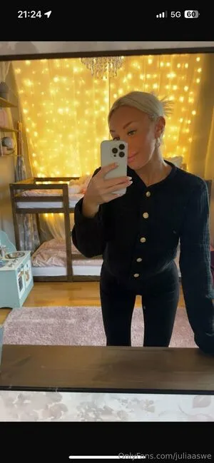 Juliaaswe OnlyFans Leaked Free Thumbnail Picture - #ZplF0L8H6B