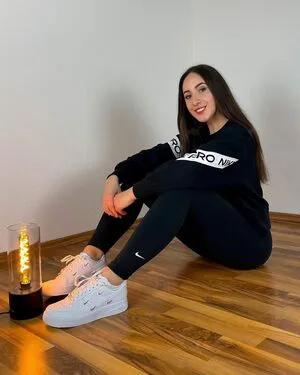 Juliabellax OnlyFans Leaked Free Thumbnail Picture - #332EeKTAZH
