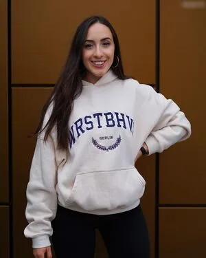 Juliabellax OnlyFans Leaked Free Thumbnail Picture - #Br61eO5YJk