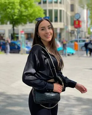 Juliabellax OnlyFans Leaked Free Thumbnail Picture - #FAuhmwXaTv