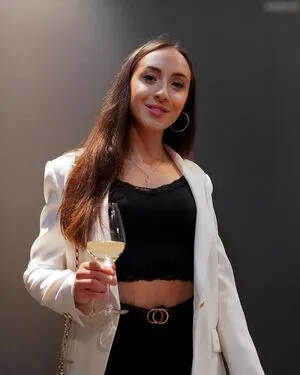 Juliabellax OnlyFans Leaked Free Thumbnail Picture - #UWYzYm02B4