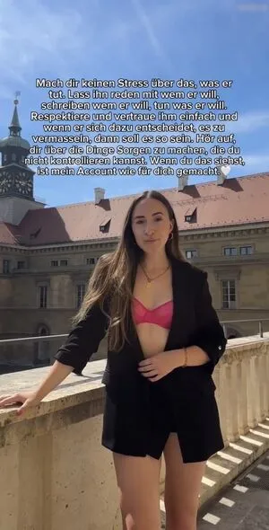 Juliabellax OnlyFans Leaked Free Thumbnail Picture - #t4qIaepPp9