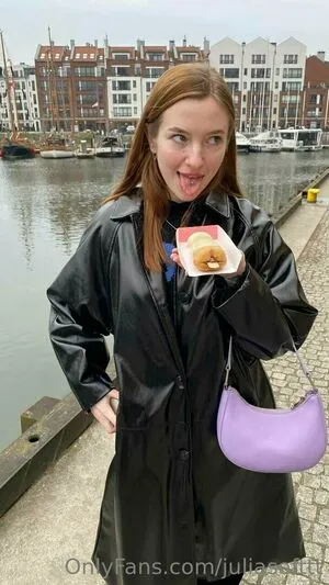 Juliabloomy OnlyFans Leaked Free Thumbnail Picture - #5P2REWAFKb