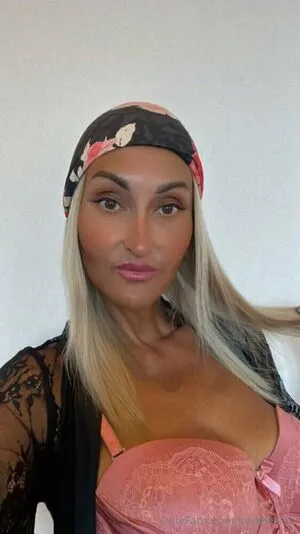 Juliacellini OnlyFans Leaked Free Thumbnail Picture - #9Cz65feKoG