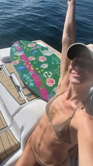 Julianne Hough OnlyFans Leaked Free Thumbnail Picture - #85w2S3HLaZ