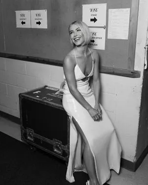 Julianne Hough OnlyFans Leaked Free Thumbnail Picture - #BKUIvXFLUU