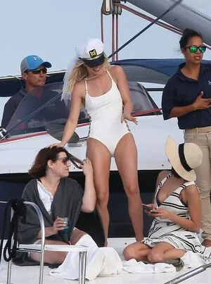 Julianne Hough OnlyFans Leaked Free Thumbnail Picture - #Br7akr3Frp