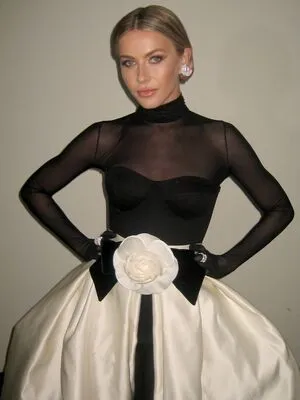 Julianne Hough OnlyFans Leaked Free Thumbnail Picture - #E3Nq00ML1t