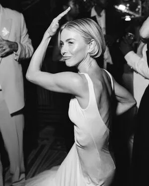 Julianne Hough OnlyFans Leaked Free Thumbnail Picture - #HVCFKYu5Jo