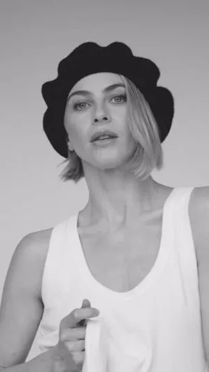 Julianne Hough OnlyFans Leaked Free Thumbnail Picture - #NBk4UbCo4k