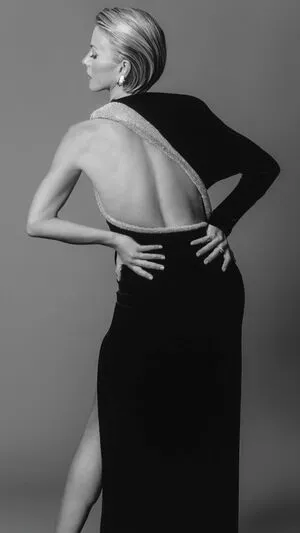 Julianne Hough OnlyFans Leaked Free Thumbnail Picture - #NuudCqhckp