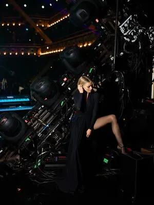 Julianne Hough OnlyFans Leaked Free Thumbnail Picture - #Q4CxhI0sol