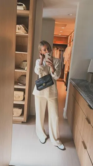 Julianne Hough OnlyFans Leaked Free Thumbnail Picture - #hTm250NZuN