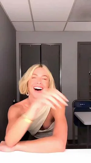 Julianne Hough OnlyFans Leaked Free Thumbnail Picture - #rnPokRYTDe