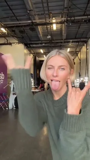 Julianne Hough OnlyFans Leaked Free Thumbnail Picture - #uLD9Dc2ipi