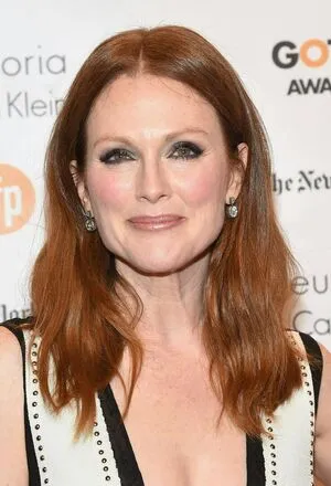 Julianne Moore OnlyFans Leaked Free Thumbnail Picture - #5nhYA2vRwu