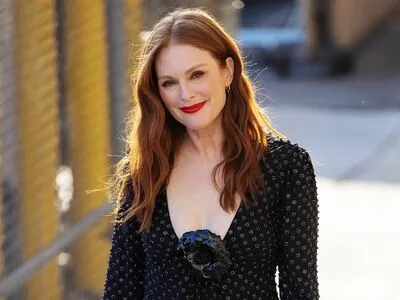 Julianne Moore OnlyFans Leaked Free Thumbnail Picture - #8dnPC6D5Zp